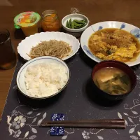ご飯、揚げ物の卵とじ、もやし炒め、枝豆、壺漬け、六条麦茶、市販のナタデココ入りフルーツゼリー(夕飯)| enarinさん