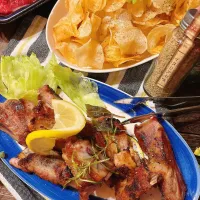 イタリア七味 で スペアリブとポテトチップス
