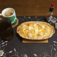 4種チーズのオートミール餅グラタン、ホットコーヒー、六条麦茶(朝ご飯)|enarinさん