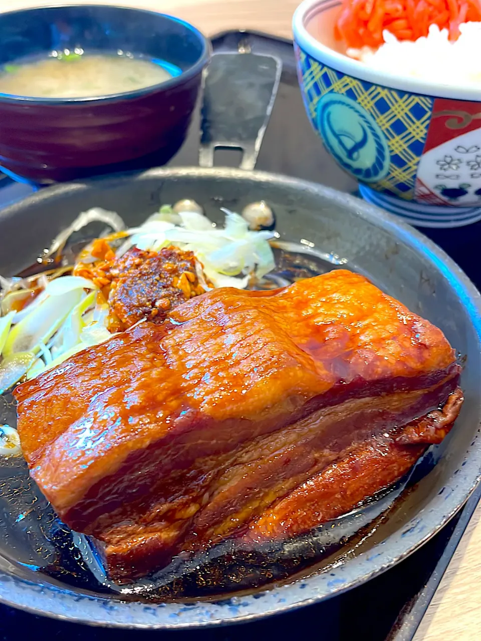 |ま〜てぃんさん