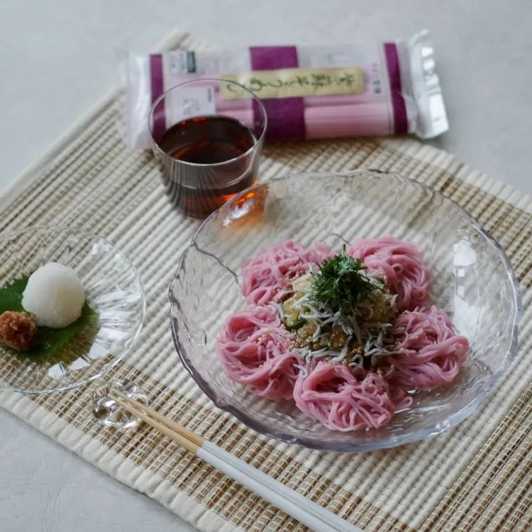 しらすとキュウリまみれの梅おろしの　　　お素麺に ﾟ+｡:.ﾟ|ohanaさん