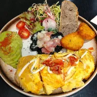 mini all day with egg salmon 🤤🤤😍|Fan Fannyさん