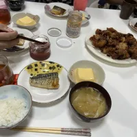 晩御飯☆鯖☆玉子豆腐☆チキンカツ☆みそ汁（キャベツ・玉葱・じゃが芋）| Saharaさん
