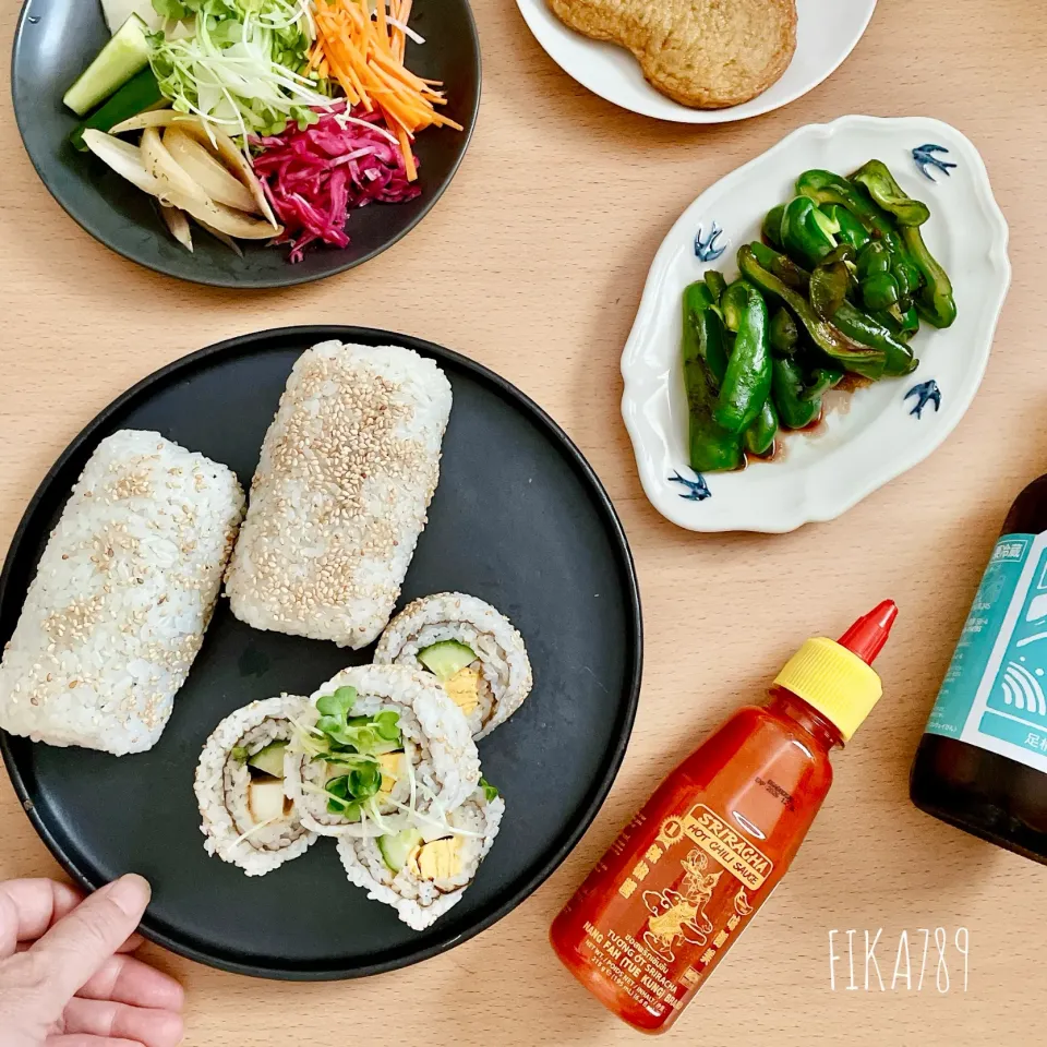 おっきいおにぎり⁉︎ カルフォルニア巻き|FIKA789さん