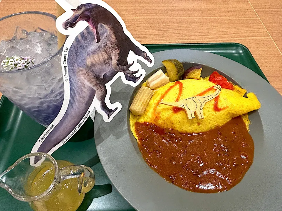 【福井県立恐竜博物館レストラン】恐竜発掘オムライス＆スピノサウルスのカクテルソーダ|Tak@さん