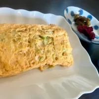卵に対してムリめの量ダシを入れたタマゴ巻き| tatsuponさん