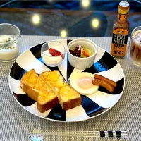 お盆休み2日目のあさごはん🥪🍳☕️