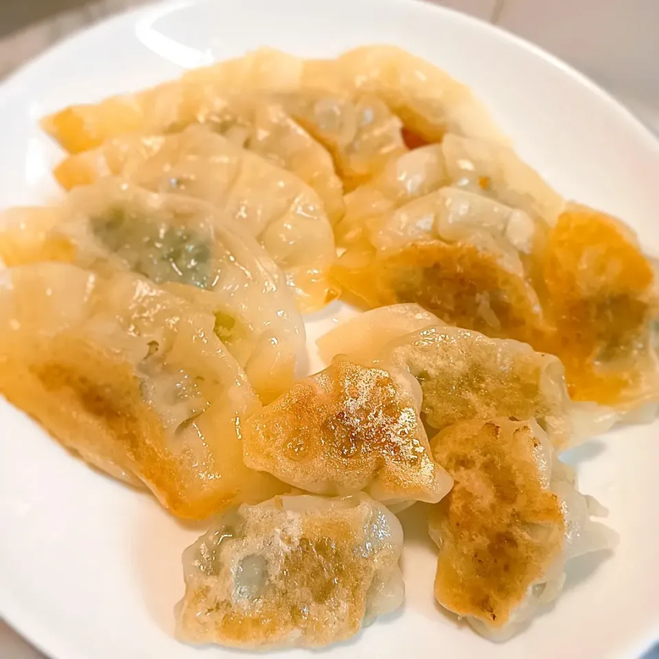 手作り餃子🥟焼き上がり|❤︎YUKARI❤︎さん