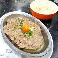 鹹蛋肉餅飯|skyblueさん
