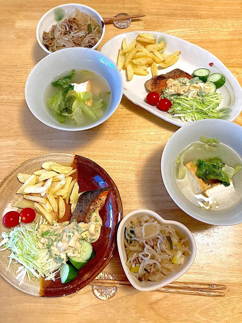 あるもんで作った晩御飯Σd('∀'*)ﾁｺﾞｨﾈ|さくたえさん