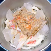裂いたカニカマとなめ茸入り胡麻ダレ冷やしうどん| darkbaronさん