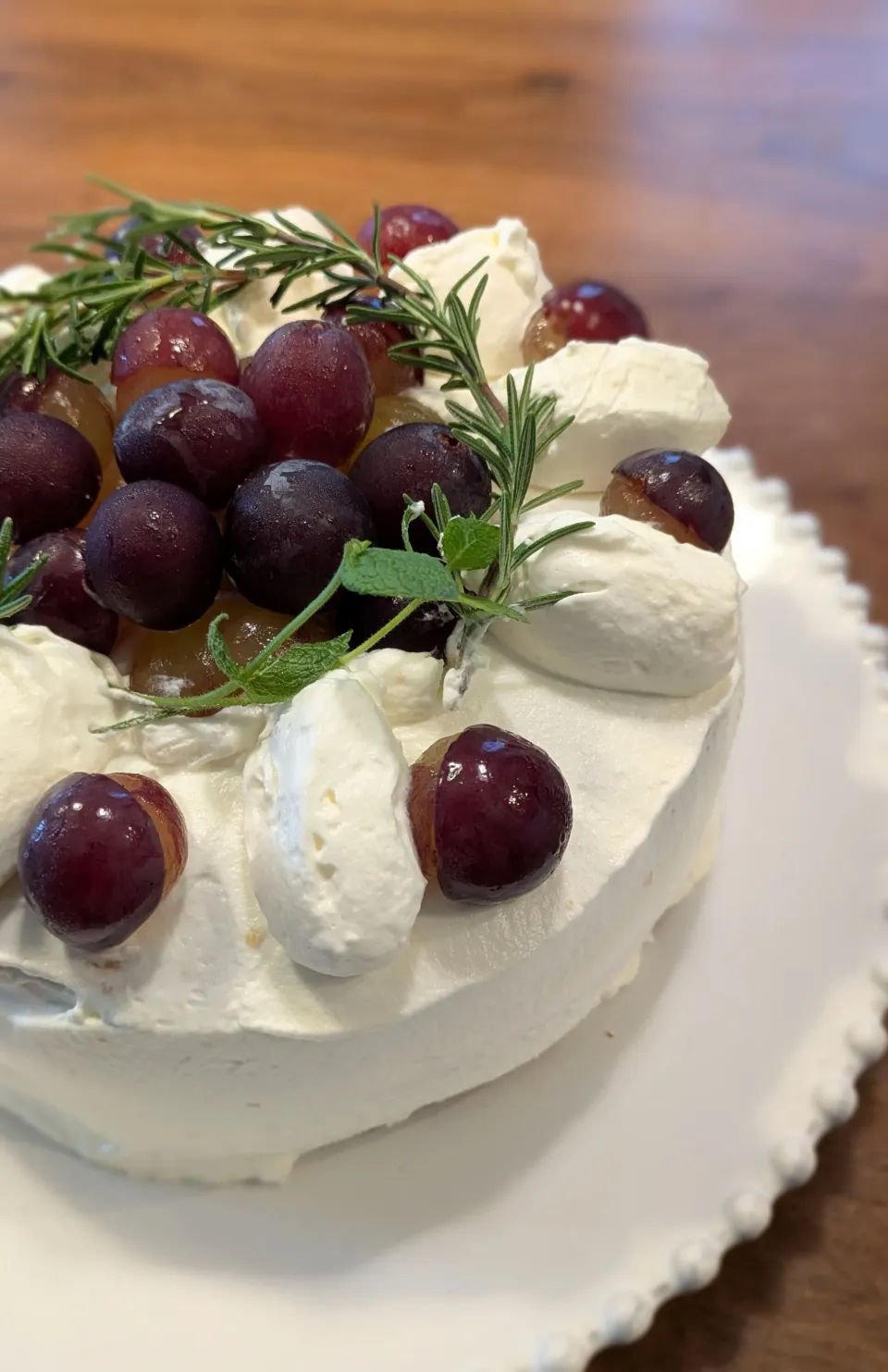 ピオーネのバースデーケーキ🍰|いりごまさん