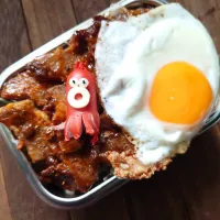 漢の…自分用🍱スタミナ補給にトンテキ丼弁当|ᵏᵒᵘさん