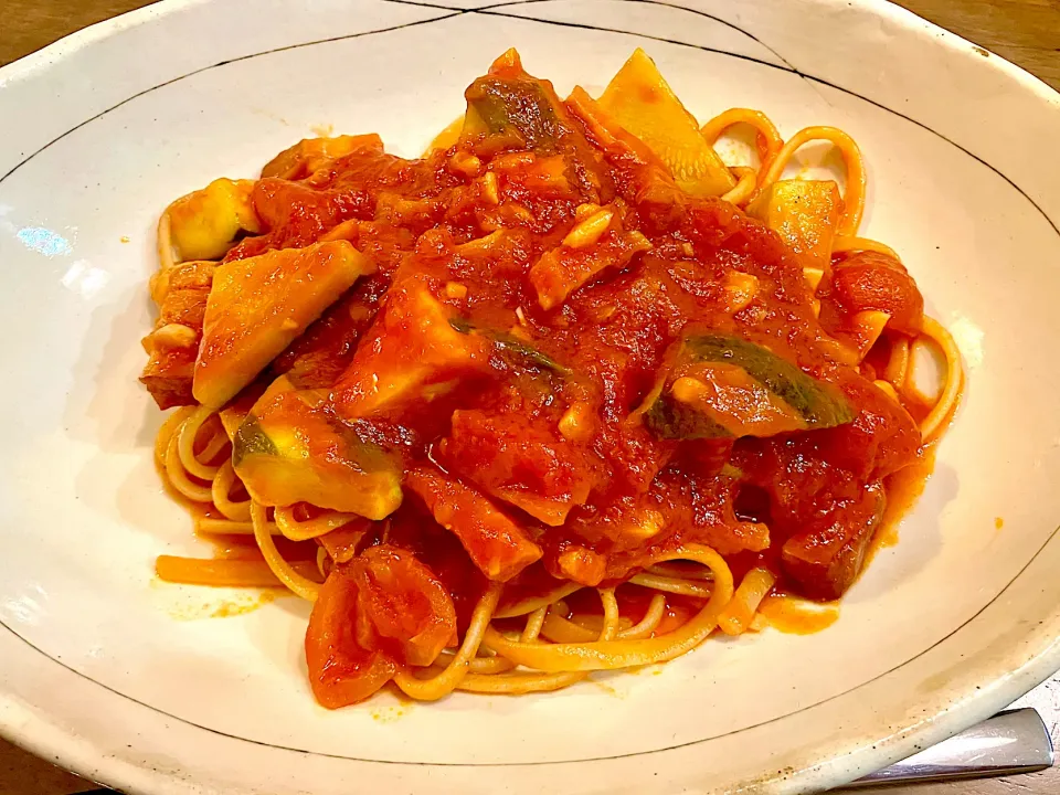 スパゲッティポモドーロ  ベーコンとズッキーニ|リフルシャッフルさん