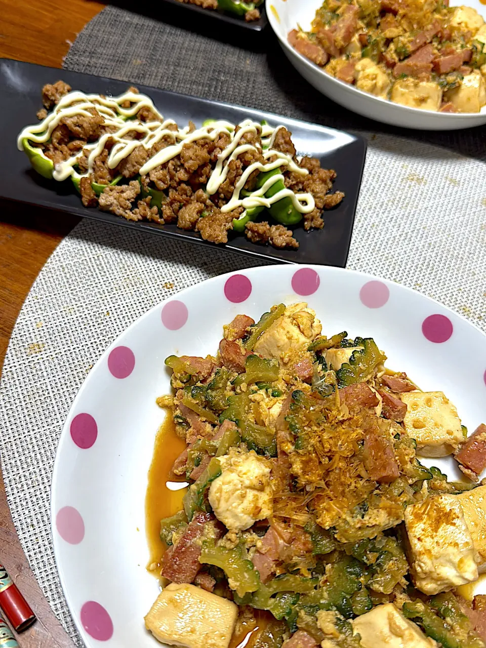 ゴーヤチャンプル、ぱりぱりピーマンそぼろ乗せ|kaaaaaさん
