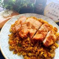 パパ氏特製カレースパイスでフライドポークのせカレーピラフ🍛|🌺🌺Foodie🌺🌺さん