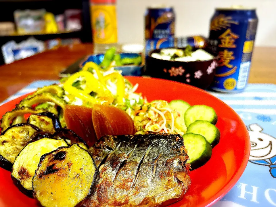 焼いただけ塩鯖、ジャンボにんにくの醤油漬け(1年)|tonaさん