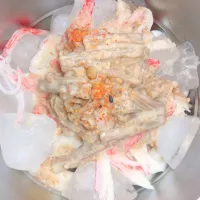 裂いたカニカマとなめ茸入り胡麻ダレ冷やしうどん|darkbaronさん
