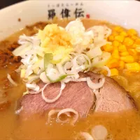 【2014年創業】 
【夏季限定】
さっぽろ羅偉伝　高田馬場店 
冷やしみそらーめん
@高田馬場5分　　　　　　　　　　　25217
〈醤106塩32噌󠄀17タ8昆9出11F12
冷19混2つ1〉|大脇さん