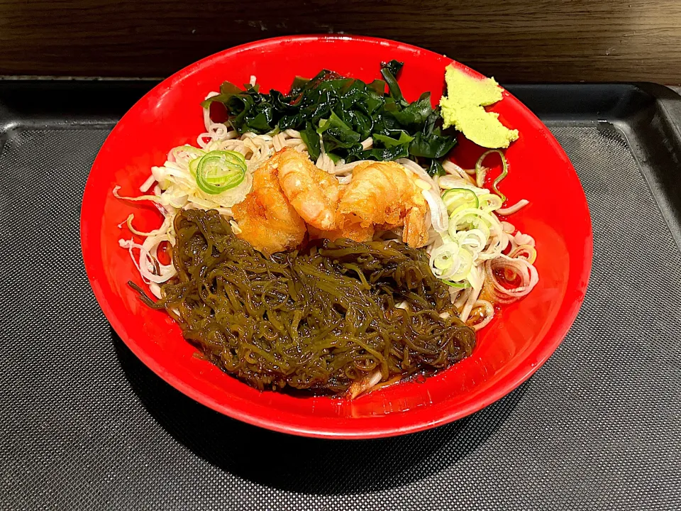シークァーサー＆海老唐揚げ生もずくそば|しのぶさん