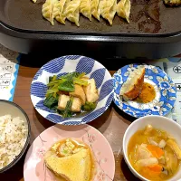 手作り餃子　豆腐と卵のふわふわ蒸し　キャベツとしめじの味噌汁　厚揚げと小松菜の煮浸し|おさむん17さん