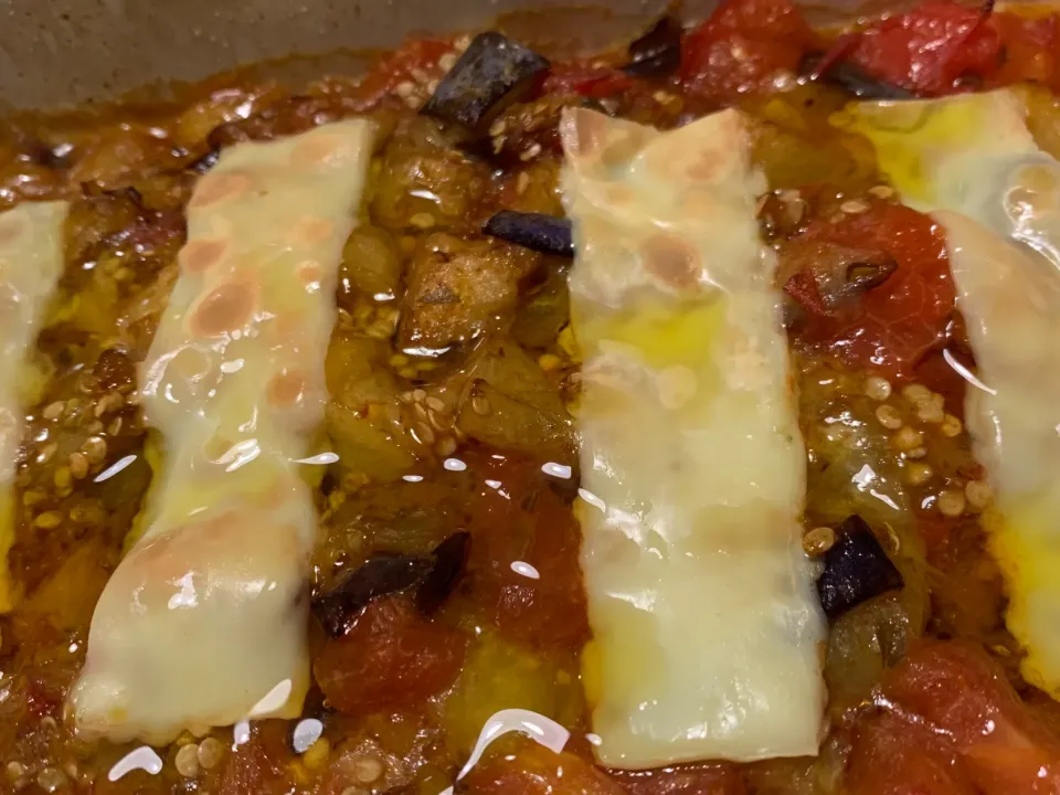 北上産フィレンツェ茄子と産直塾トマトのグラタン|お家でbar!さん