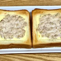 ☆ツナマヨチーズトースト| まぁたんさん
