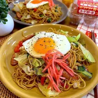 目玉焼き焼きそば🍳|ラゴさん。さん