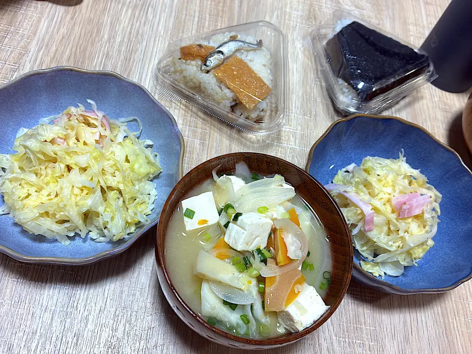 コールスロー、カボチャの味噌汁、さぬきうどんおにぎり|みかふく_食生活見直し保健師ごはん。さん