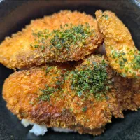 ブリカツ丼