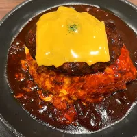デミグラスチーズハンバーグ　オムライス|daisukeさん