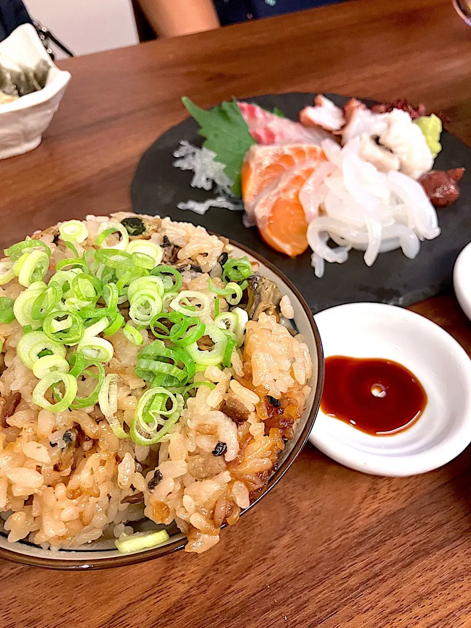 20250817牡蠣の炊き込みご飯と、刺身|くぽさん