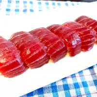 お盆休み最終日 お家おつまみ⑥角上魚類で見つけた本鮪の赤身で握り寿司🍣にしてみました|KANAさん