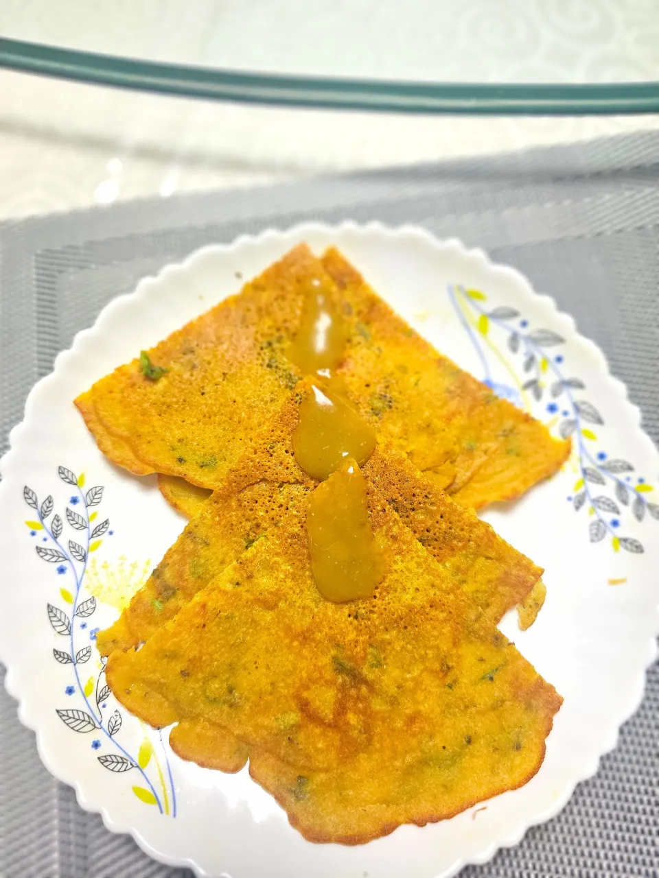 gramflour pancake with veggies, filled with protein and minerals|Sabrina R.さん