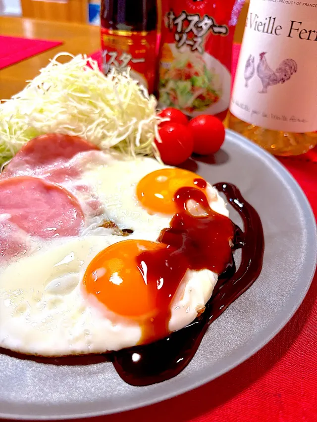 Snapdishの料理・レシピ写真:ハムエッグにオイスターソース｜王道？それとも新感覚？【李錦記 オイスターソース党】が「伝統派」と「革新派」に分裂！あなたの一票は？