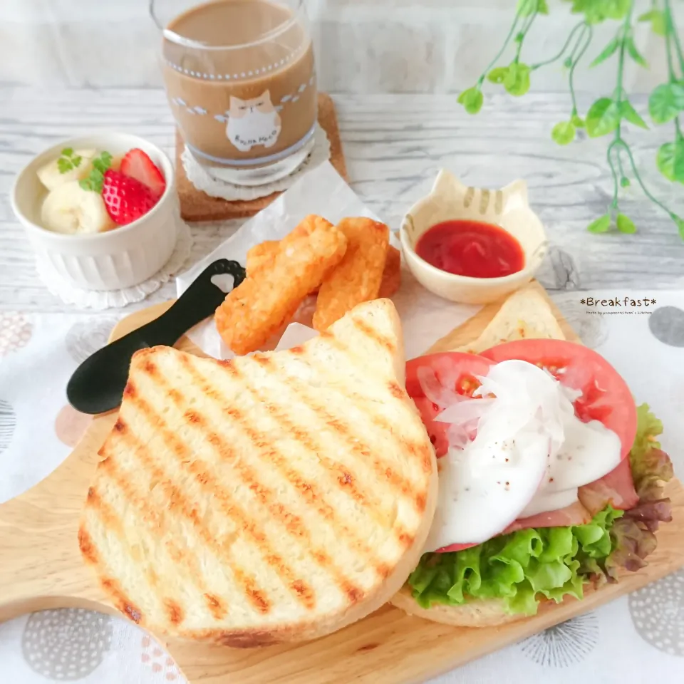 にゃんこパンでBLTサンド꜀(^. .^꜀ )꜆੭|ゆずぽんさん