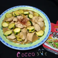 鶏むね肉とズッキーニの甘ぽん酢炒め✨|cocco+さん