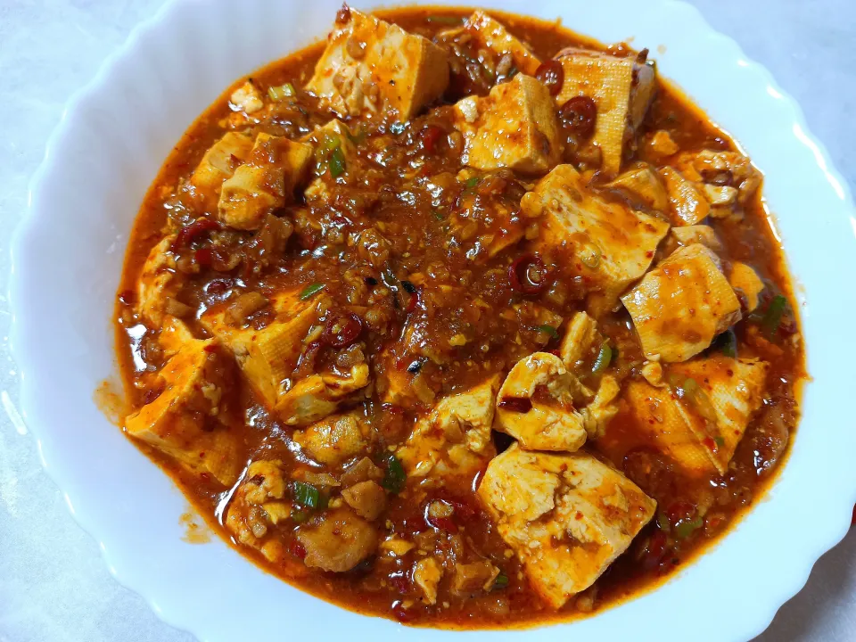 一応、激辛麻婆豆腐🔥　普通の唐辛子では辛さに上限があるね🤔|深夜特急fさん