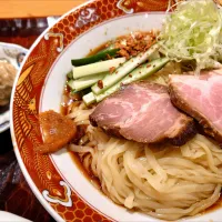 【2011年創業、2023年移転】 
【食べログ ラーメン TOKYO
百名店2024 選出店】
【8/23頃までの限定】
饗 くろ㐂 (おもてなし くろき)
飲める冷やし中華そば (1,500円)
＋名物焼売1個 (250円)
＠浅草橋2分 
25221
〈醤106塩33噌󠄀17タ8昆9出11F12
冷21混3つ1| 大脇さん