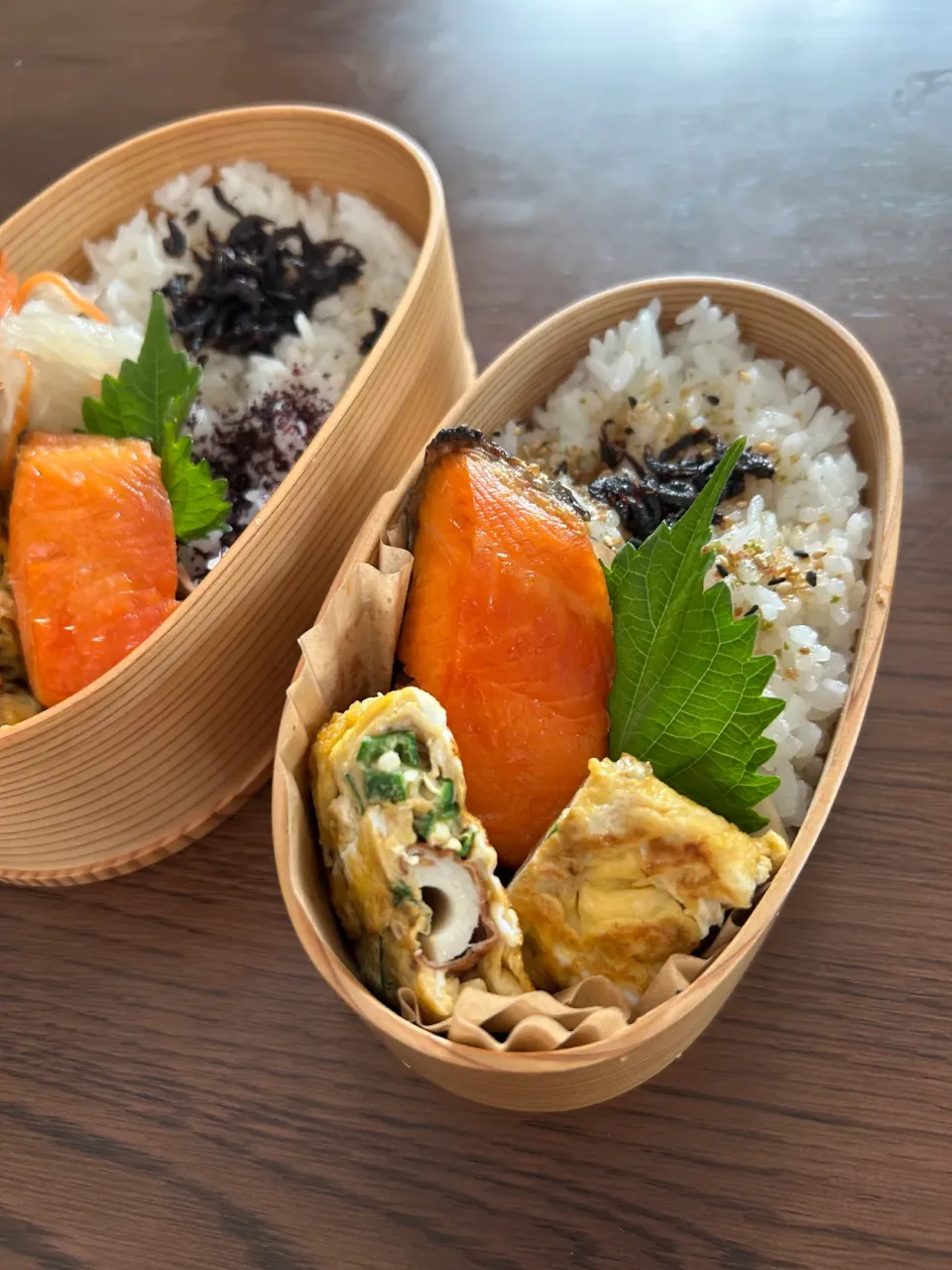 今日のお弁当♪新潟県村上市の塩漬け銀シャケとオクラとモロヘイヤの卵焼き|笙　みかんさん