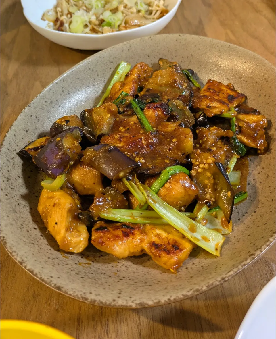 鶏むね肉と茄子のオイ味噌炒め|あぼちさん