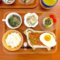 ずぼらチャプチェのおぼんごはん