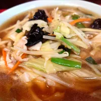 【1950年創業】 
中華麺店 喜楽 
ちゃんぽん
@板橋5分
25222
〈醤107塩33噌󠄀17タ8昆9出11F12
冷21混3つ1〉| 大脇さん