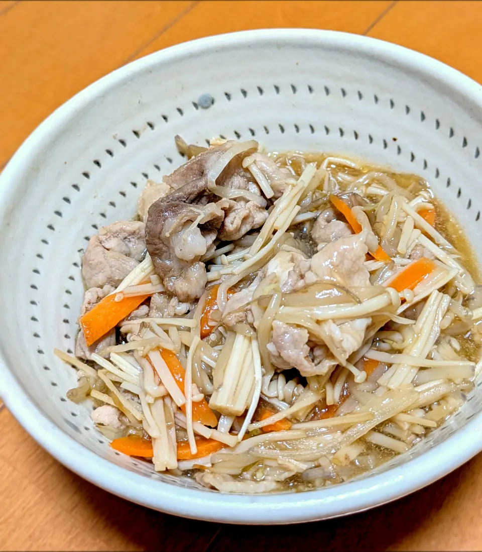 豚肉ともやしえのきのかさ増し炒め|ハムキチさん