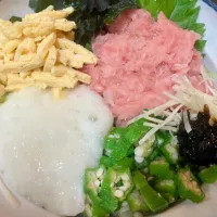 山かけネギトロ丼オクラも入ってるよ|tatsuponさん