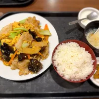 きくらげ卵豚肉炒め定食|morimi32さん