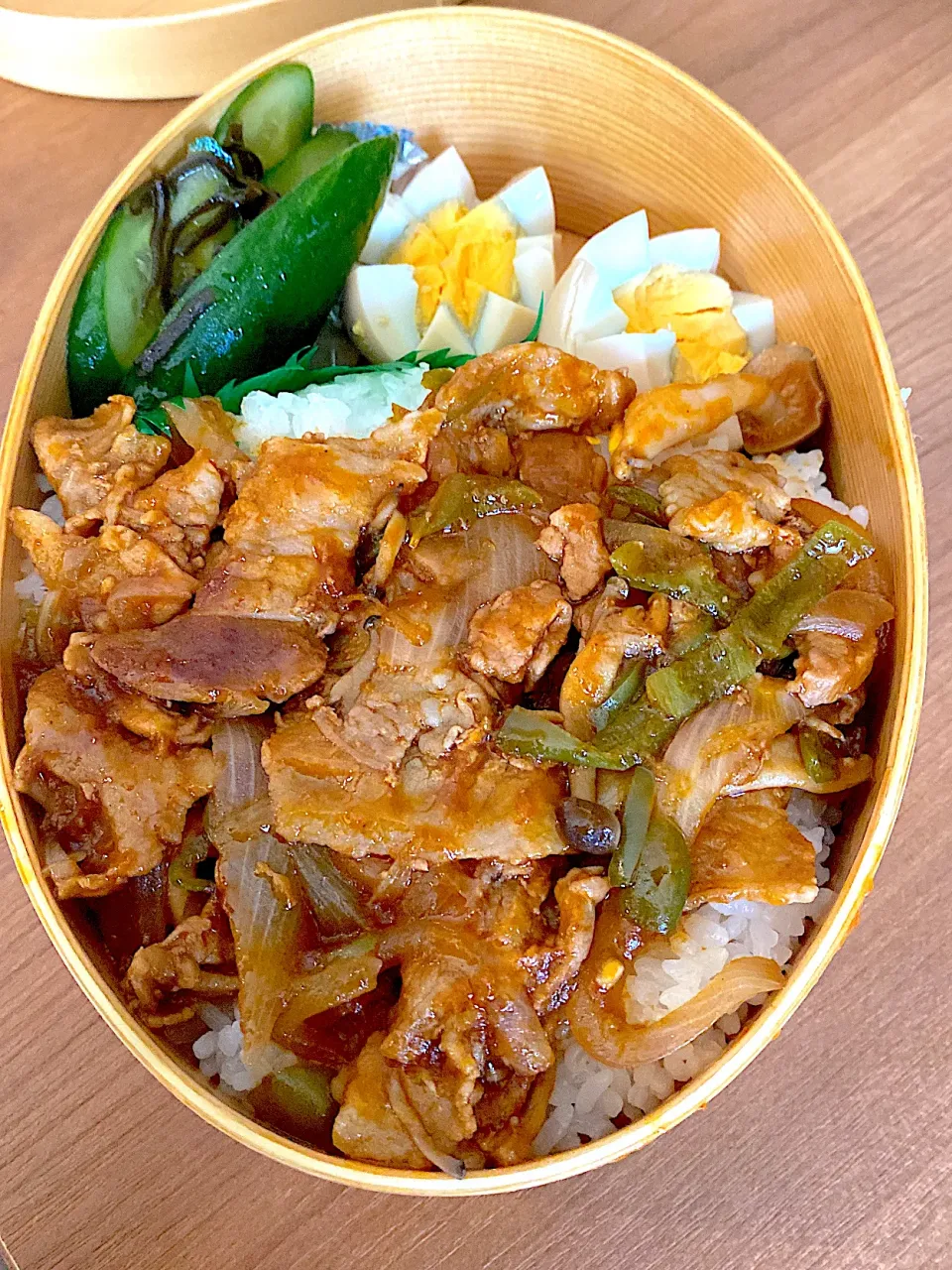 旦那が持たずに行った弁当。長女と次男が食べます|りえはるさん