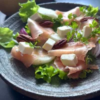 梨と生ハムのサラダ🥗|とんちんさん