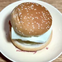☆チーズダブルコロッケバーガー|まぁたんさん