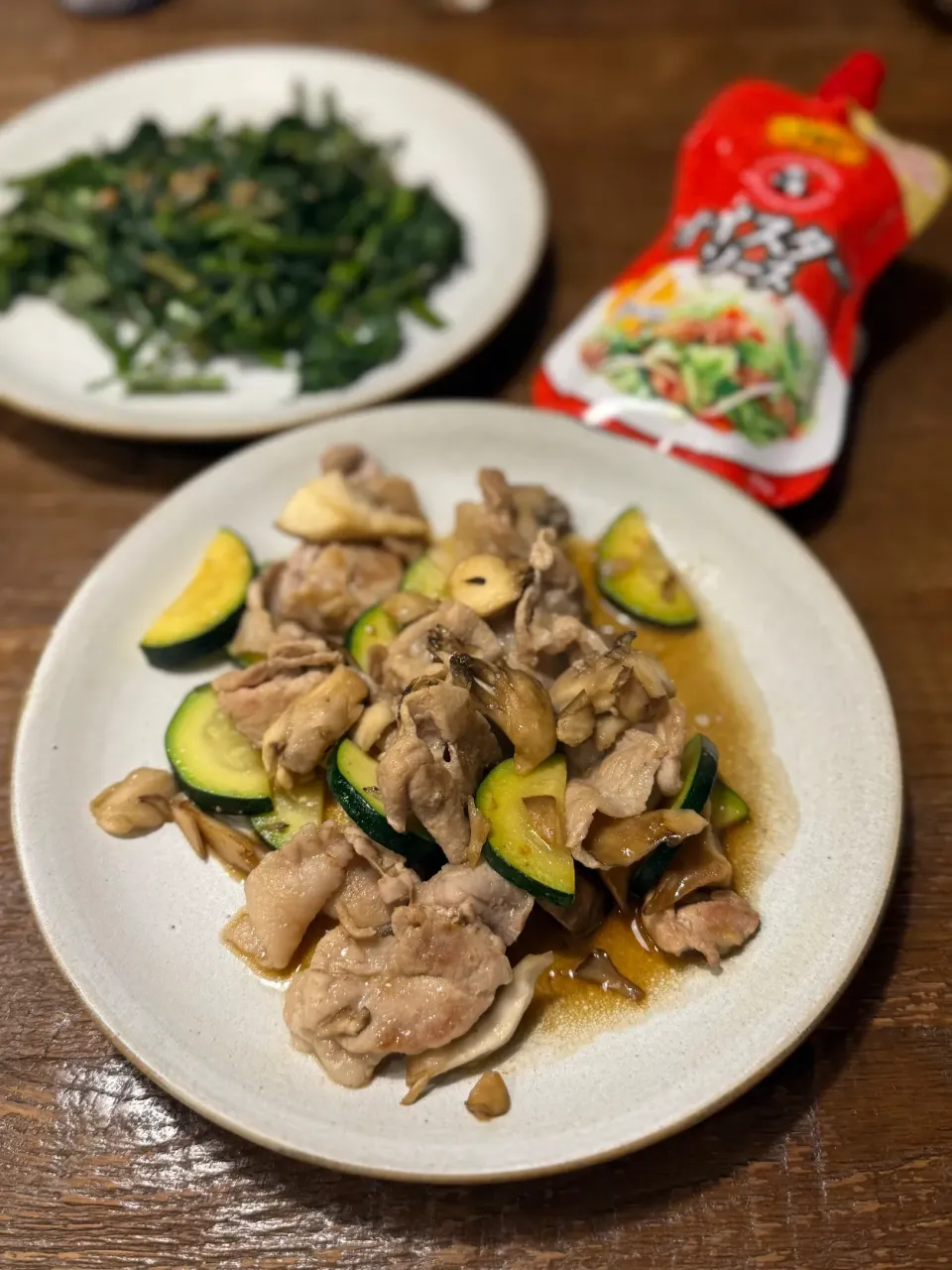 ズッキーニと豚肉の李錦記オイスター炒め|まーちゃんさん